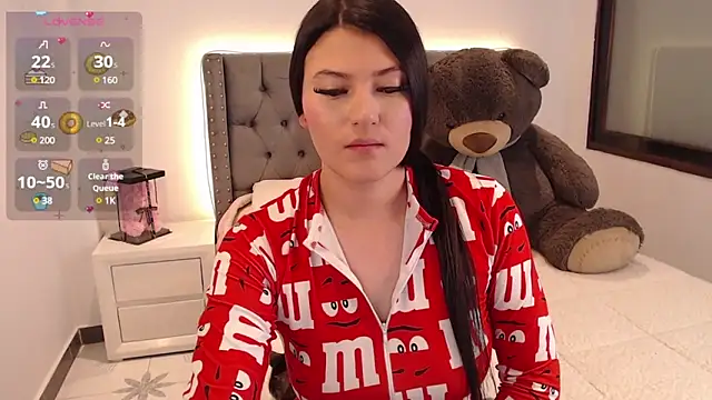 Snapshot of Nicols66 chatting on 12.15.24 Nicols66 online show from 12.15.24