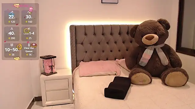 Snapshot of Nicols66 chatting on 09.20.25 Nicols66 online show from 09.20.25