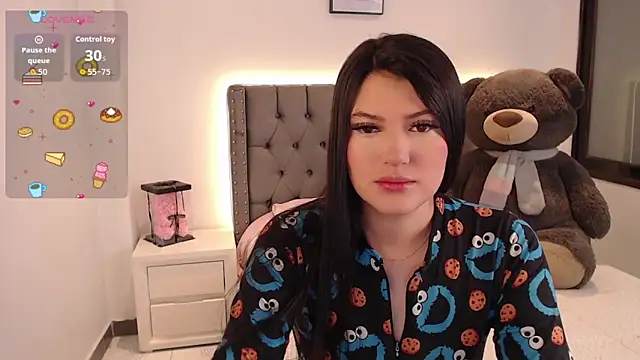 Snapshot of Nicols66 chatting on 11.12.25 Nicols66 online show from 11.12.25