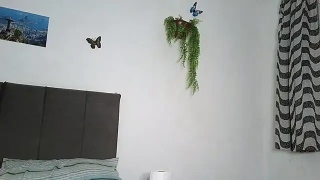 SiminFox online show from 04.12.26