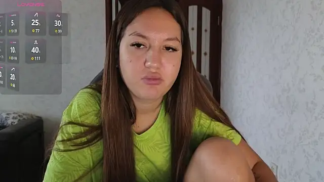 Snapshot of Nelly_Fischer chatting on 12.17.24 Nelly Fischer online show from 12.17.24