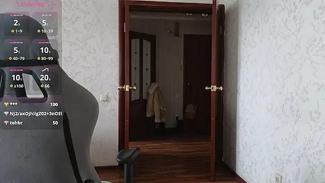 Snapshot of Nelly_Fischer chatting on 12.18.24 Nelly Fischer online show from 12.18.24