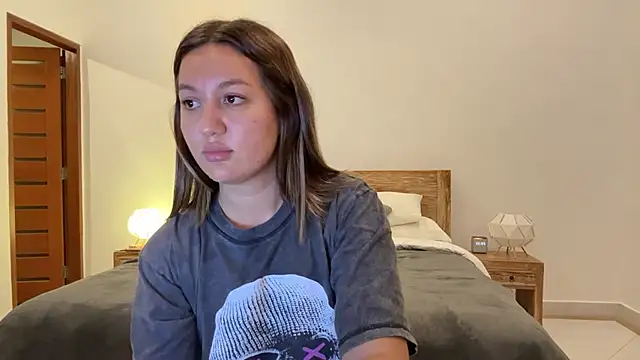 Snapshot of Nelly_Fischer chatting on 09.15.25 Nelly Fischer online show from 09.15.25