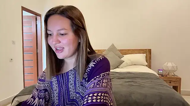 Snapshot of Nelly_Fischer chatting on 09.24.25 Nelly Fischer online show from 09.24.25