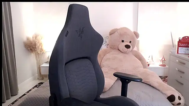 Smileyouarehere online show from 01.27.25