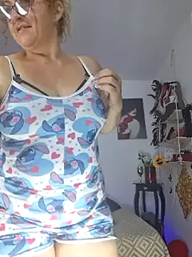 Snapshot of evelin_hott chatting on 02.07.25 evelin hott online show from 02.07.25