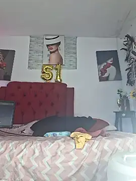 Snapshot of evelin_hott chatting on 03.12.25 evelin hott online show from 03.12.25