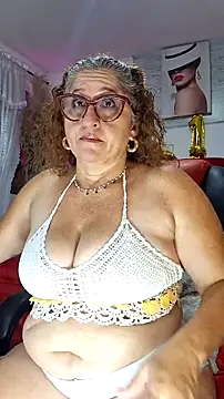 Snapshot of evelin_hott chatting on 10.11.25 evelin hott online show from 10.11.25