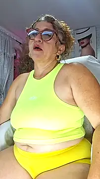 Snapshot of evelin_hott chatting on 10.30.25 evelin hott online show from 10.30.25