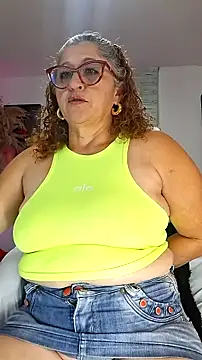 Snapshot of evelin_hott chatting on 11.27.25 evelin hott online show from 11.27.25