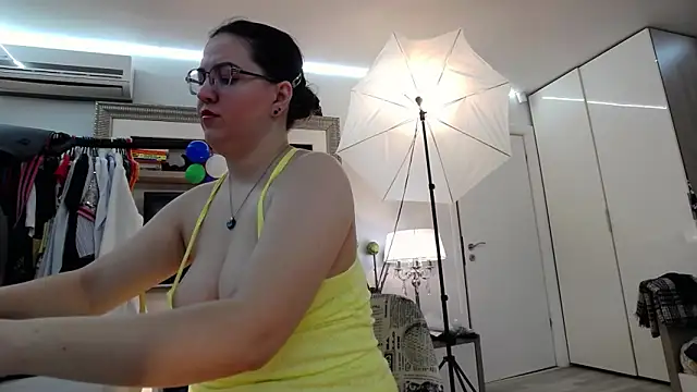 ILoveToFeelU online show from 03.04.25