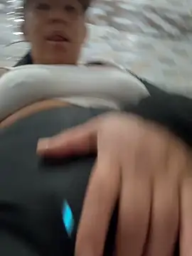 Snapshot of kim_monti chatting on 11.17.25 kim monti online show from 11.17.25