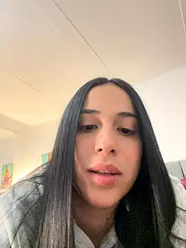 Snapshot of Gigi-bom chatting on 09.17.25 Gigi-bom online show from 09.17.25