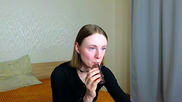 Cowell Adelina online show from 04.13.26