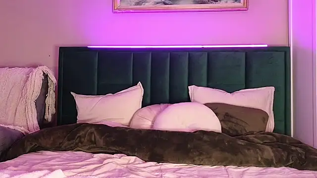 JoanneGG online show from 02.18.25