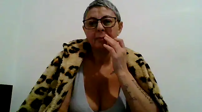 roseblak42 online show from 02.15.25