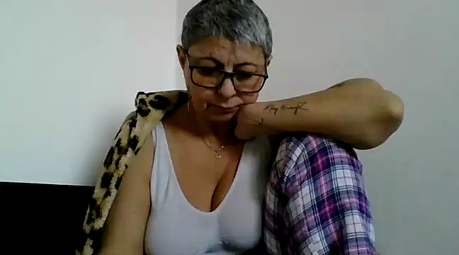 roseblak42 online show from 02.20.25