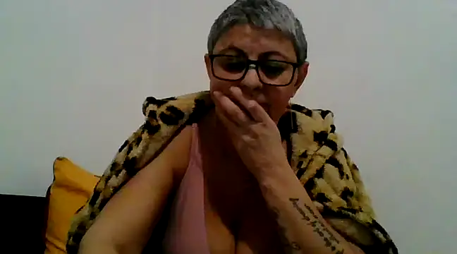 roseblak42 online show from 02.21.25