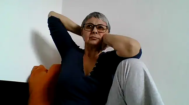 roseblak42 online show from 03.15.25