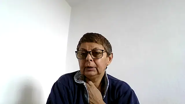 roseblak42 online show from 10.18.25