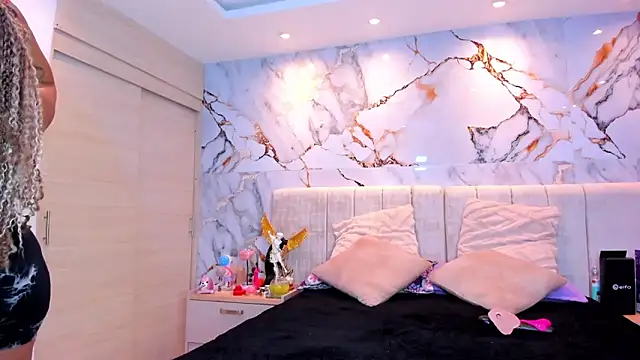 kiana cream online show from 02.23.26