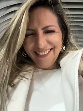  Abril-Office1 online show from 12.27.24