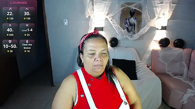 Snapshot of Penelope_Nipples_ chatting on 10.24.25 Penelope Nipples online show from 10.24.25