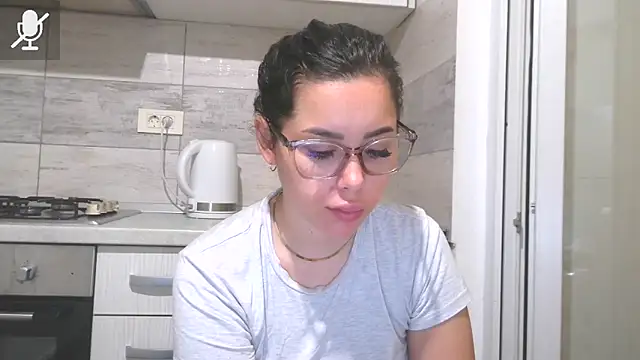 LovelyJulliette online show from 11.23.25