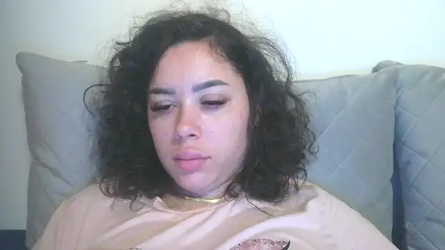 LovelyJulliette online show from 12.03.25