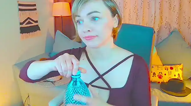 NandiSmile online show from 03.20.25