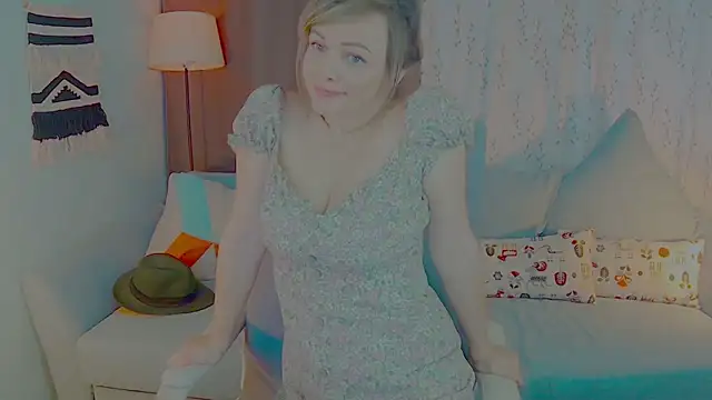 NandiSmile online show from 10.15.25