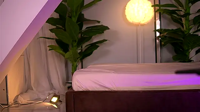 KaylaBray online show from 11.25.25