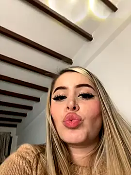 Snapshot of natashasweet chatting on 09.14.25 natashasweet online show from 09.14.25