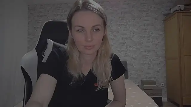 Snapshot of AlissonBia chatting on 02.19.26 AlissonBia online show from 02.19.26