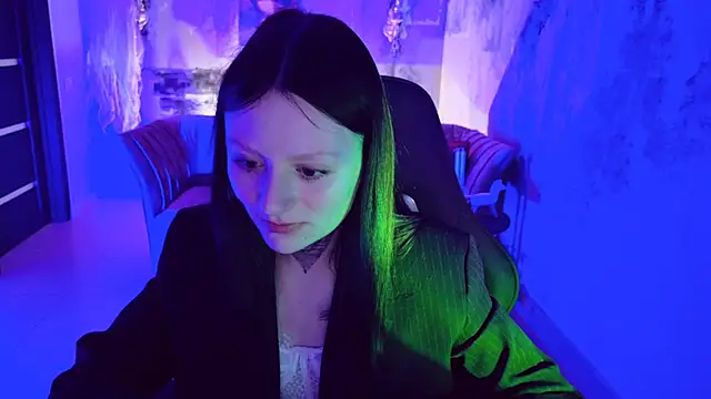 VeliraBraitberg online show from 12.18.24