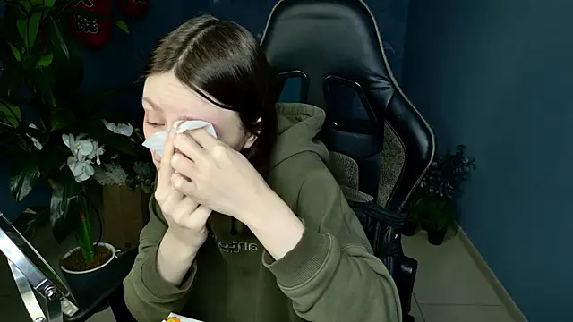 VeliraBraitberg online show from 03.23.25