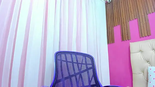 SofiaSexy  online show from 12.14.25