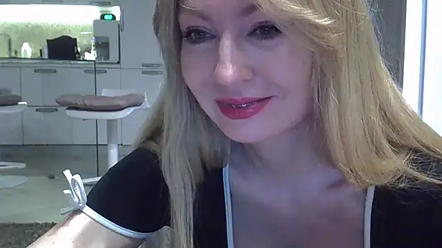 ZarinaSwift online show from 02.10.25