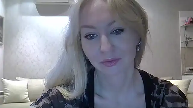 ZarinaSwift online show from 02.13.25