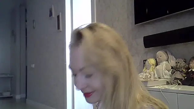 ZarinaSwift online show from 09.18.25