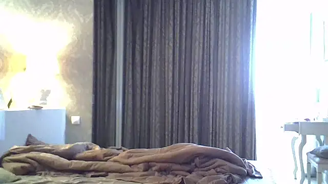 ZarinaSwift online show from 10.05.25