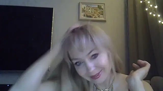 ZarinaSwift online show from 12.18.25