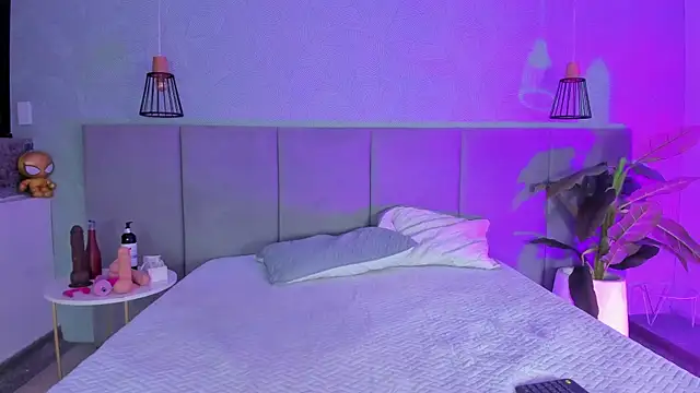 LiaVelez online show from 03.13.25