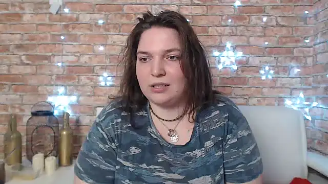 Amelia Kiss  online show from 01.23.25