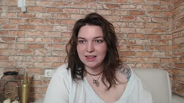 Amelia Kiss  online show from 02.04.25