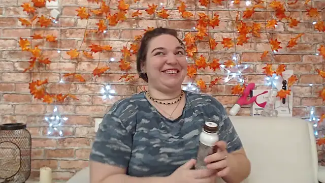 Amelia Kiss  online show from 11.22.25