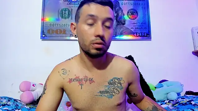 Snapshot of Bad_Couple_1 chatting on 12.08.24 Bad Couple 1 online show from 12.08.24