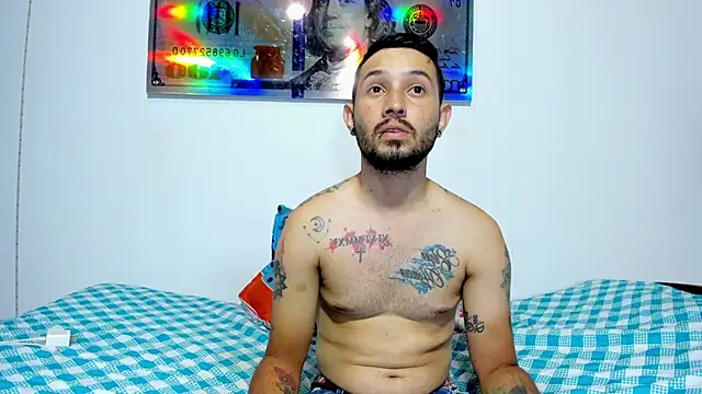 Snapshot of Bad_Couple_1 chatting on 12.18.24 Bad Couple 1 online show from 12.18.24