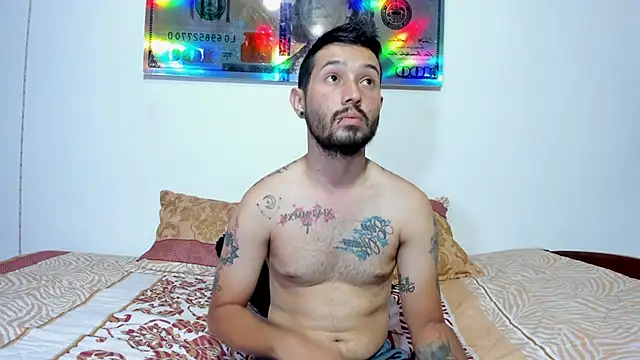 Snapshot of Bad_Couple_1 chatting on 12.29.24 Bad Couple 1 online show from 12.29.24