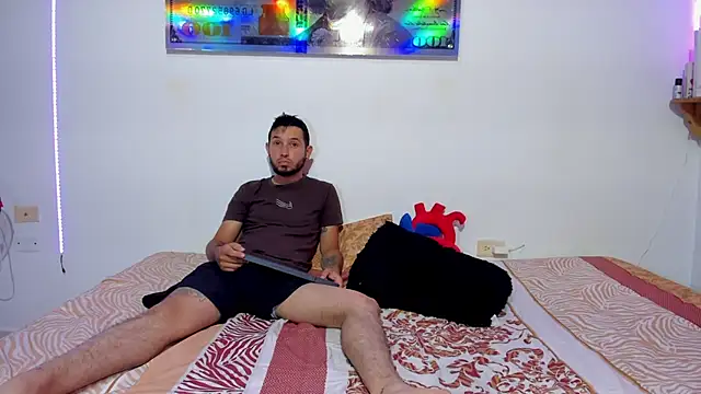 Snapshot of Bad_Couple_1 chatting on 01.05.25 Bad Couple 1 online show from 01.05.25